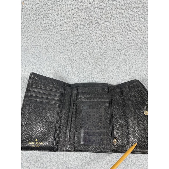 Kate Spade Leather Bi-Fold Wallet *flaw - Picture 6 of 9